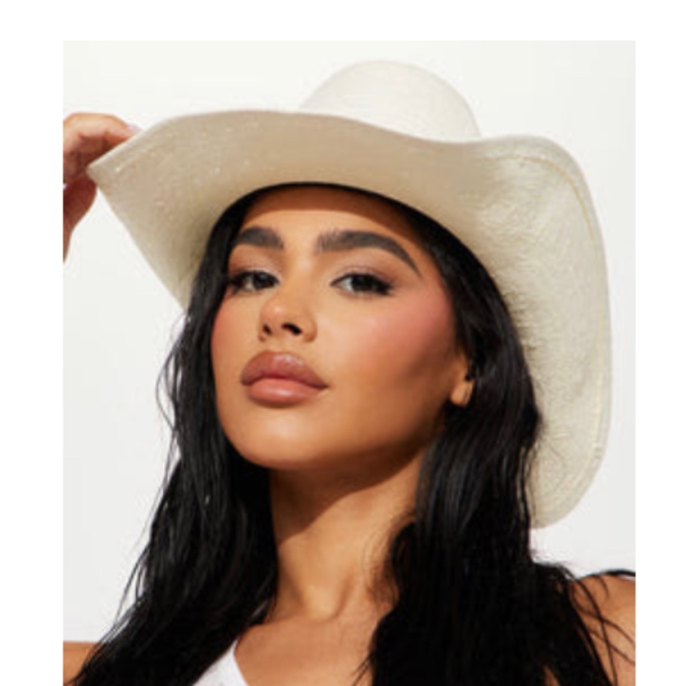 COWGIRL HAT Never worn